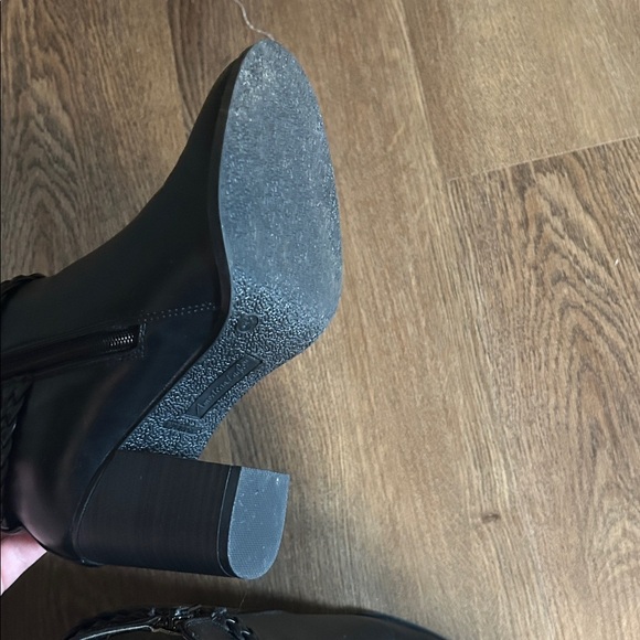 American Eagle Black Ankle Boots Size 7.5 Wide - Like New - Picture 7 of 10